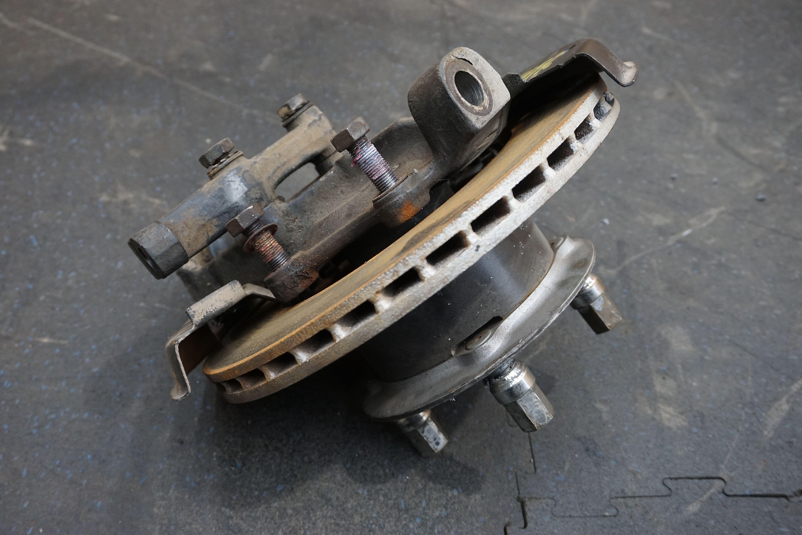 Front Right Passenger Spindle Knuckle Hub Assembly Brake Rotor Maserati Merak 75