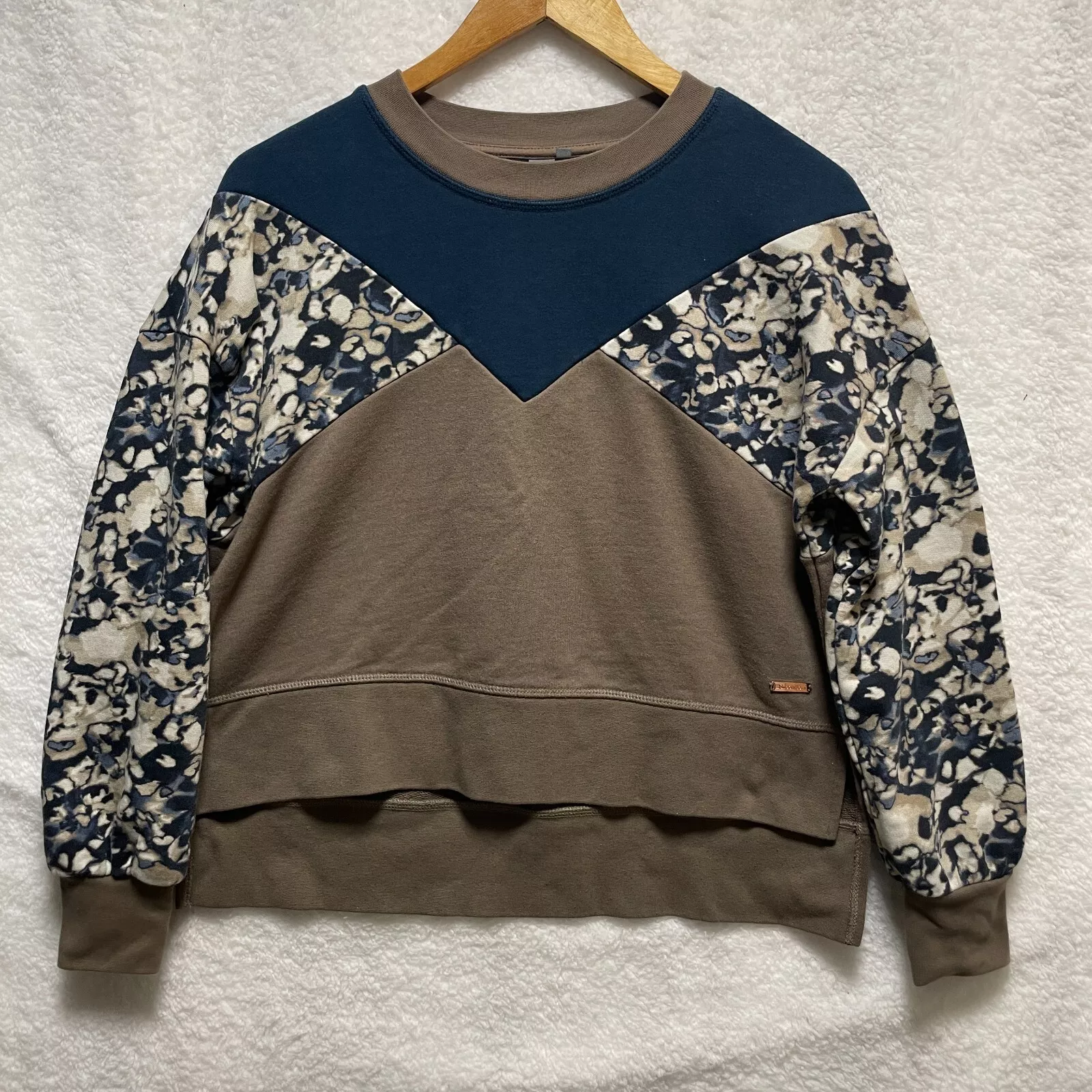 sweaty-betty balham camo colorblock loose fit sweatshirt