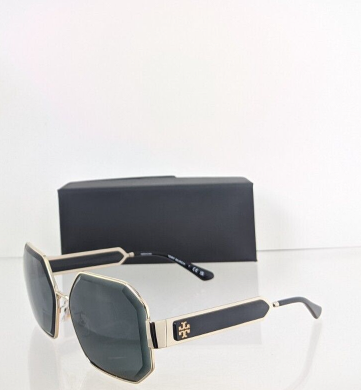 Authentic Tory Burch Sunglasses Oversized Square Logo Sunglasses: Women main image 3