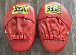 Everlast Boxing/Training/Sparring Pads Red Adults