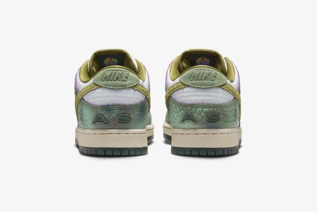 Alexis Sablone ×Nike SB Dunk Low Pro White and Pacific Moss s-l400.jpg