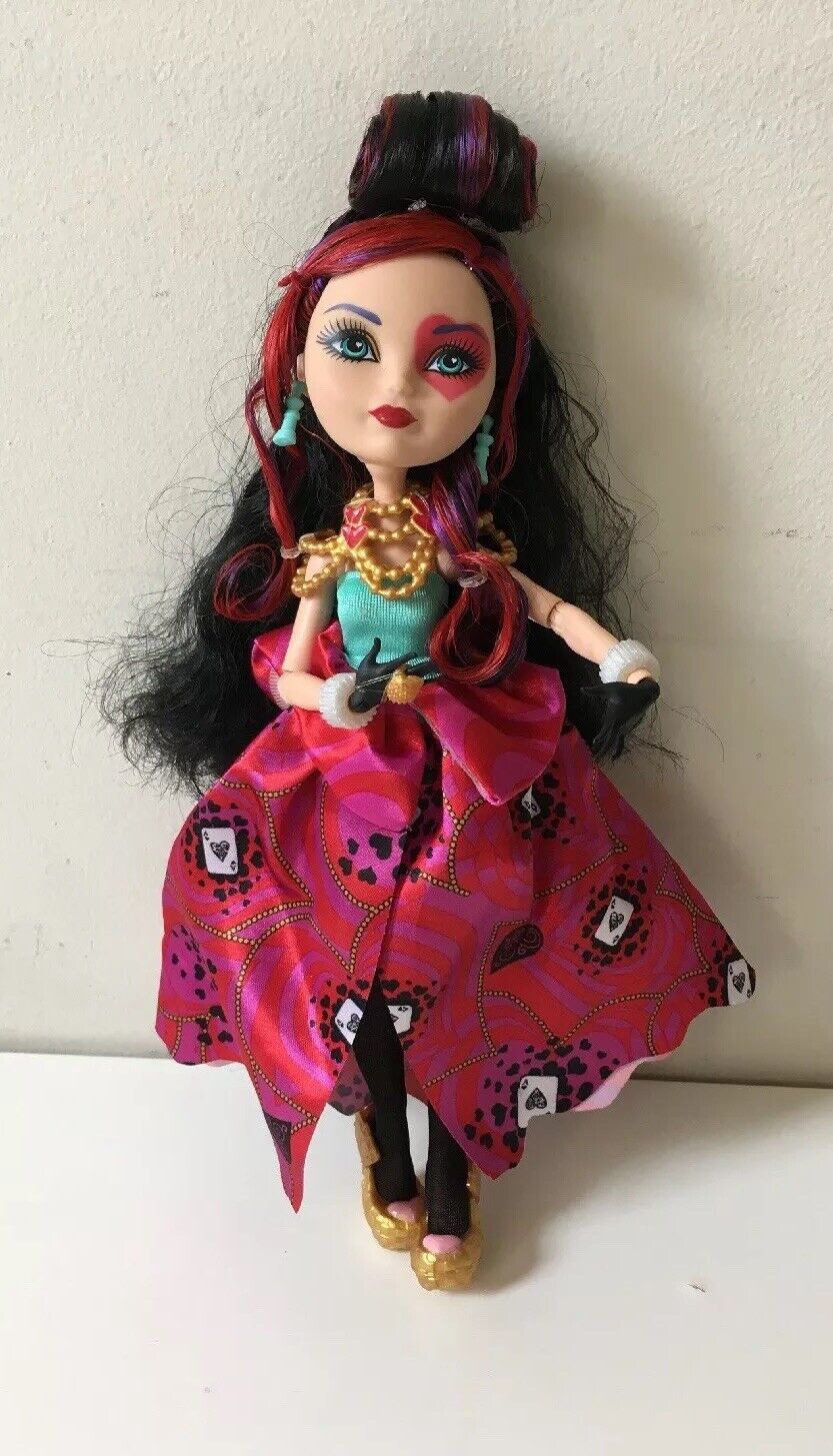 Linda Boneca Ever After High - Lizzie Hearts - R$ 249,99  Bonecas monster  high, Bonecas bonitas, Coisas de boneca