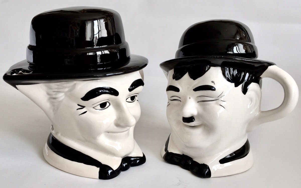 その他 Vintage/Laurel & Hardy MADE IN England Laurel and Hardy Sharing Trousers Vintage Statue for sale at