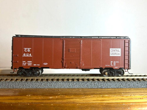 SUCURSAL #????  Coche de caja Central of Ga. 40' AAR #6124 con puertas de 6' con Kadees 1:87 | Zustand: New