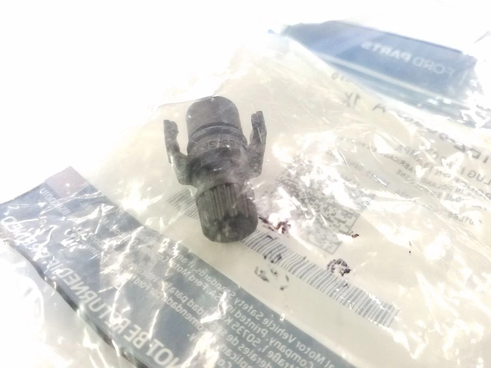 Tapón de drenaje del radiador | Se adapta a 13 14 15 16 17 18 19 Ford Fiesta Foto 3 de 4