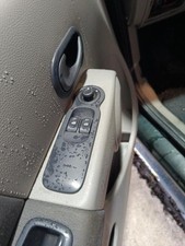 Porte avant et accessoires Renault MODUS