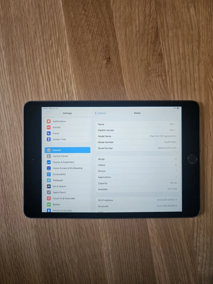 IPad Mini 5th Gen Grey Retina Display - Image 3 of 4