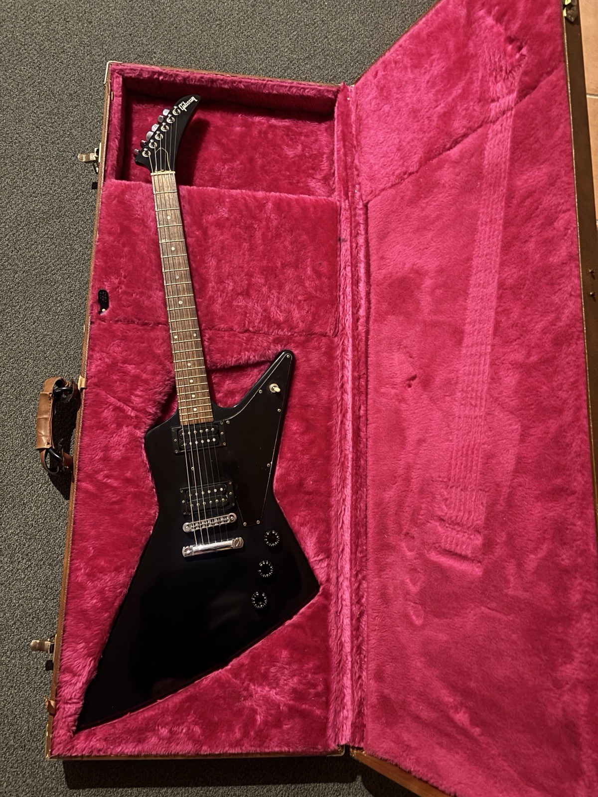 Gibson Explorer Electric Guitar 1982 model Excellent Condition incl Gibson Case