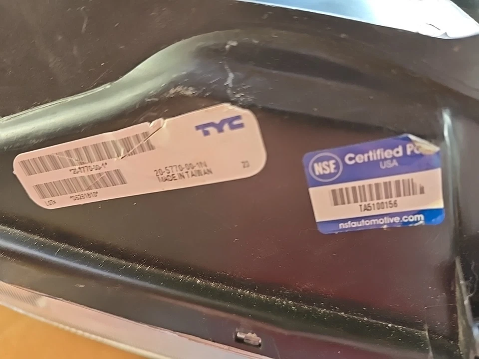 2000-2004 Chevrolet Impala Passenger Headlight-Regular TYC 20-5771-00 Assembly - Изображение 4 из 4