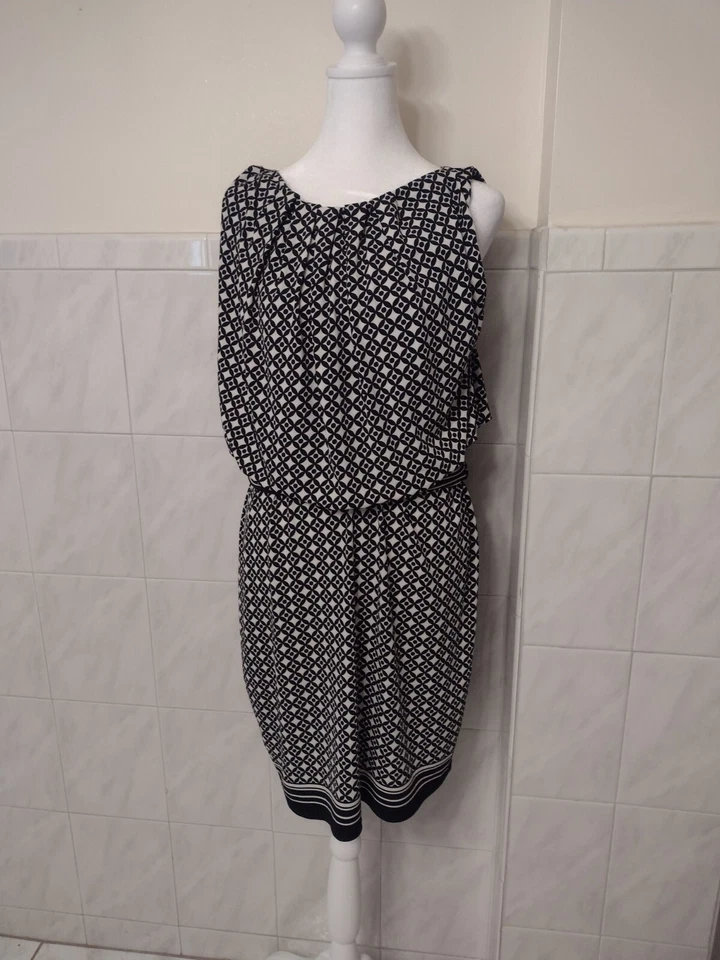 VESTIDO EDICIÓN MAX GRANDE NUEVO Foto 2 de 4