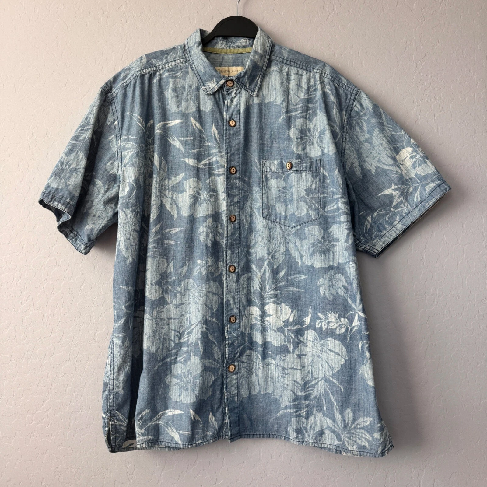 Territory Ahead Floral Denim Shirt Mens XL Button Down Short Sleeve