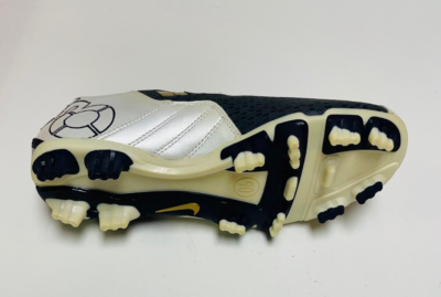 Nike Jr. Total90 Shoot III Kids L-FG Kids Soccer Shoes White-Dark