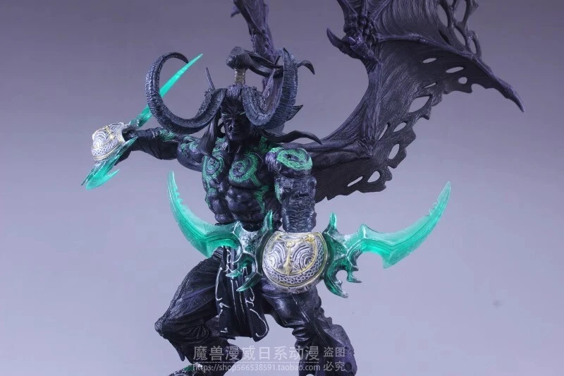 World of Warcraft WOW Demon Form Illidan Stormtage Dluxe Collector Figure SetBox - Image 3 of 4