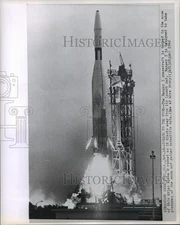 1962 Press Photo Ranger 5 Spacecraft & Atlas Agena B Rocket Launching