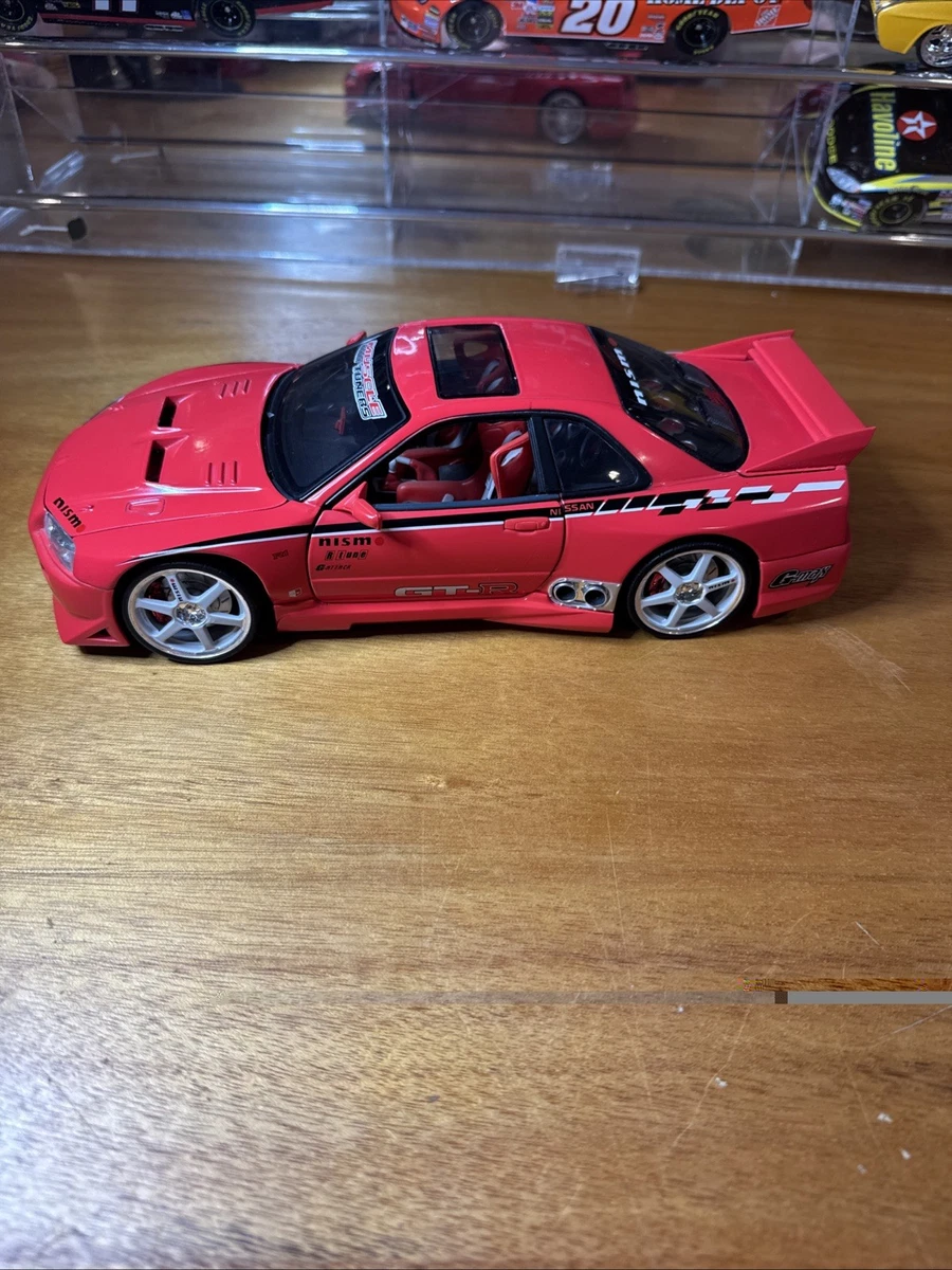 Muscle Machines Nissan 1:18 Scale Diecast Cars, Trucks & Vans for