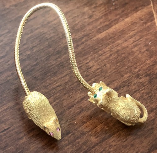 Vtg Sweater Clip Gold Tone Cat & Mouse GoldTone Rhinestone Eyes