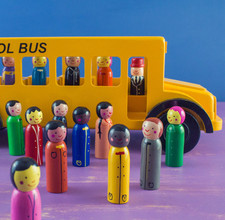 Handmade Wooden School Bus Toy with Children Figures Kids Pretend Play