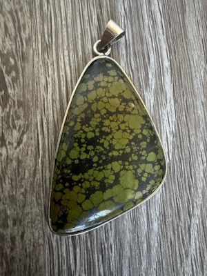 green bullfrog serpentine and sterling silver pendant