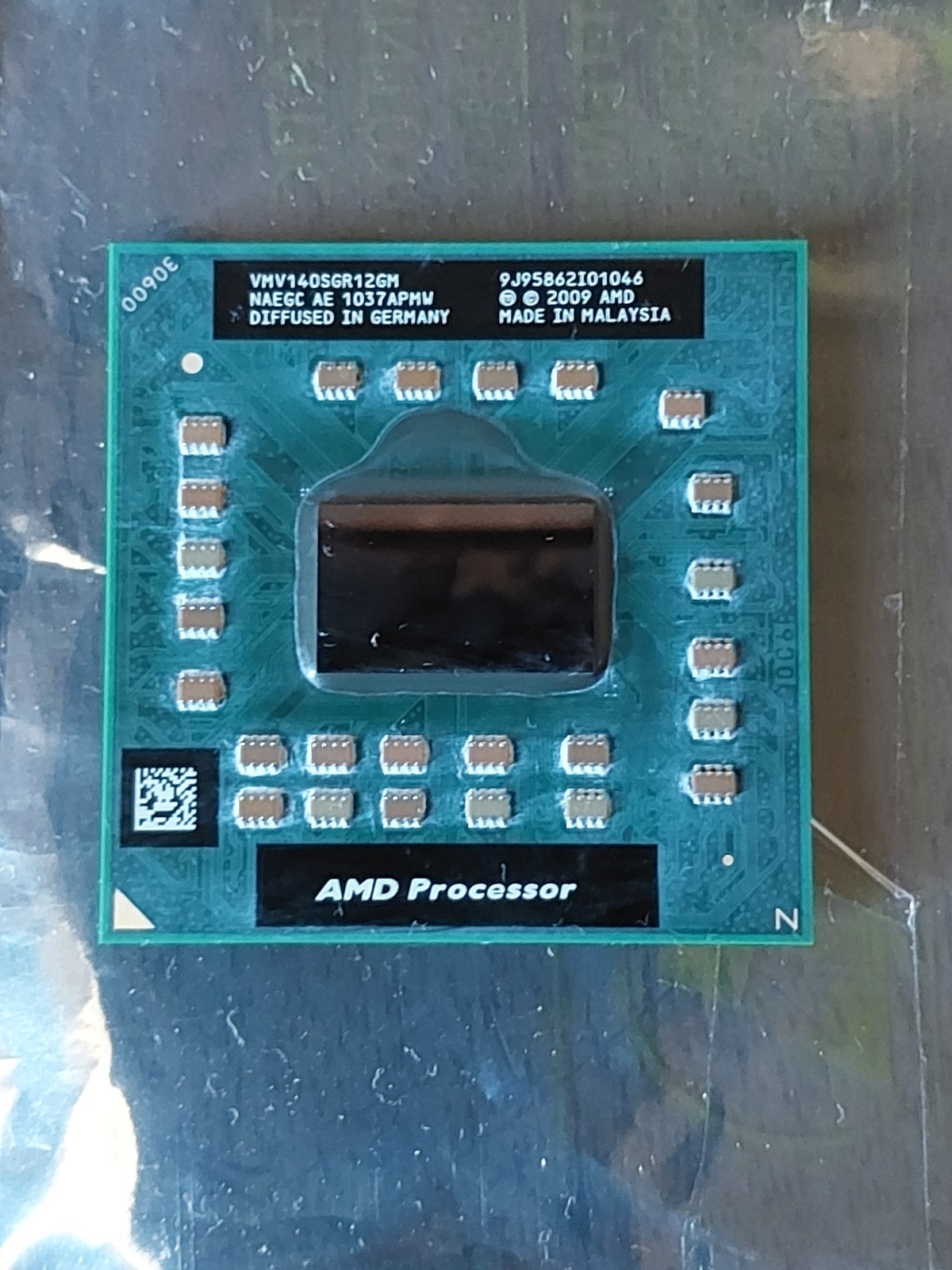 CPU AMD V140 VMV140SGR12GM 2.3GHz Socket S1G4 Processore Notebook
