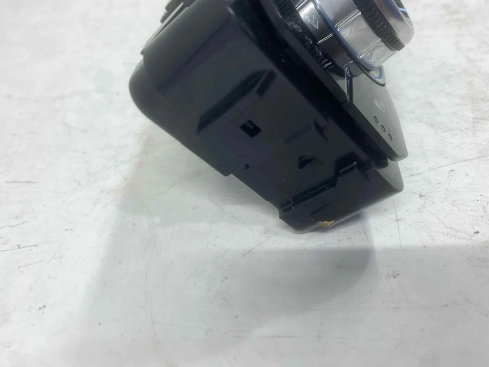 24 GMC SIERRA 1500 Temperature AC Heater Climate Control - Image 3 of 4