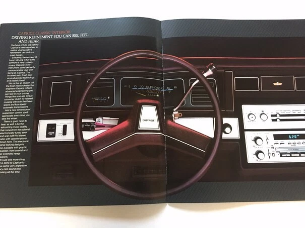 1985 Chevrolet Caprice Classic and Impala 16-page Vintage Sales Brochure Catalog Foto 3 de 4