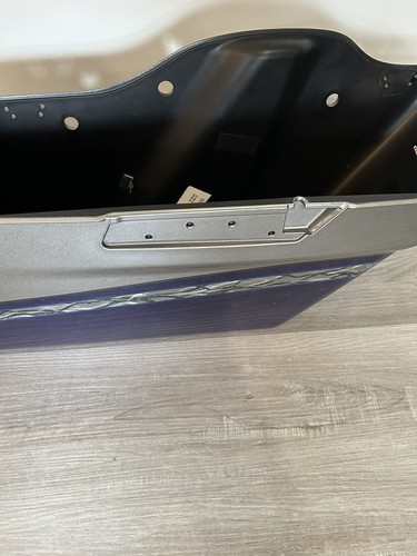 Used Harley-Davidson Right Side Palladium Silver & Phantom Blue Saddlebag Bottom - Bild 13 von 13