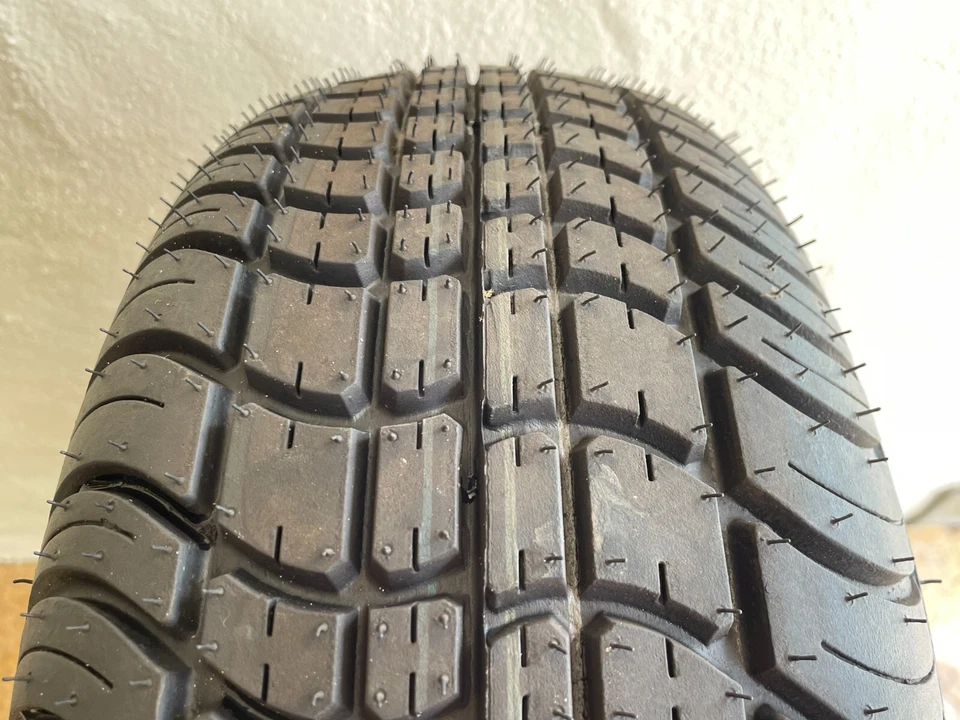 Juego de 4 neumáticos y ruedas para carro de golf Loadstar 205 65 10 OEM Yamaha EZGO Club Car Foto 3 de 4