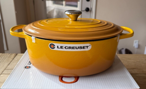 Le Creuset Signature Enameled Cast Iron Oval Dutch Oven 6.75qt Nectar Yellow NEW - Picture 3 of 10