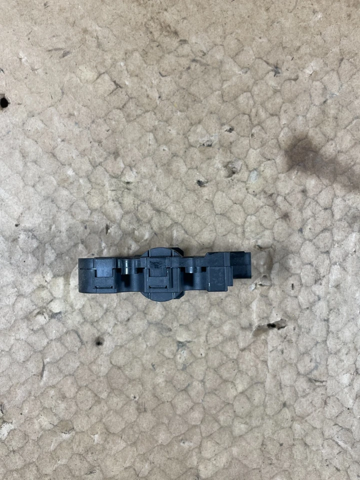 Actuador de motor de calefacción Mercedes Benz ML350 2006-2011 929888GD OEM. Foto 2 de 4