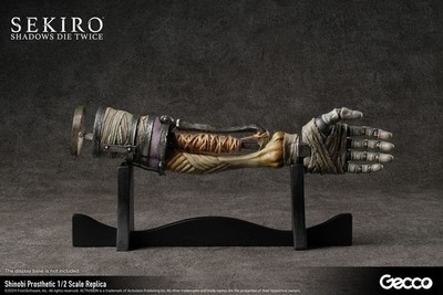 Sekiro: Shadows Die Twice Réplica 1/2 Shinobi Prosthetic 32 cm Gecco