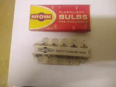 VINTAGE RAY-O-VAC 10ER-PACK VORFOKUSSIERTE TASCHENLAMPENLAMPEN.