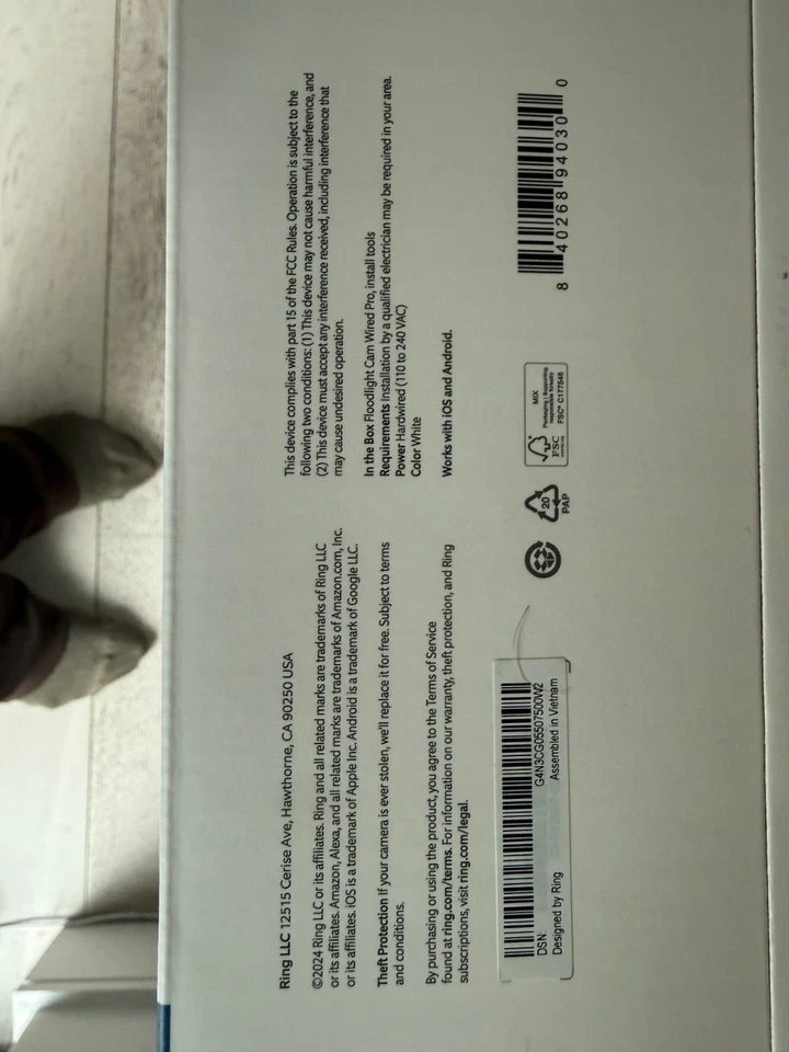 Ring Floodlight Cam Pro 2K Ring Vision, 2 luzes LED Wi-Fi e movimento 3D branco - Imagem 2 de 3