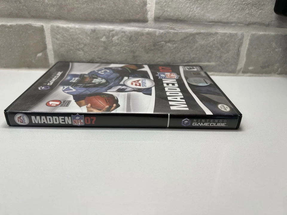 Madden NFL 07 - Nintendo GameCube - TESTED Cib Complete In Box - Image 4 of 4