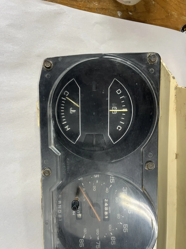 Приборная панель 1981-1989 Dodge Truck Ram Ramcharger D150 от оригинального производителя W250 - Изображение 3 из 4