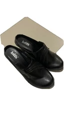 Judith clogs Size 6.5 Black Color In Excellent Condition