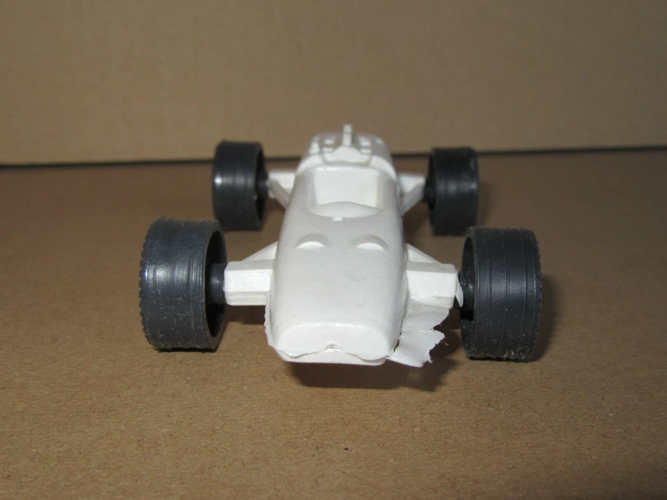 530B Vintage Giocattolo Da Bazar IN Plastica F1 Bianco L 11 CM Formula 1 Hot Rod - Immagine 2 di 4