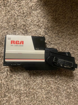 VTG RCA CMR300 Pro Wonder Auto Focus VHS Video Retro Camcorder Powers On