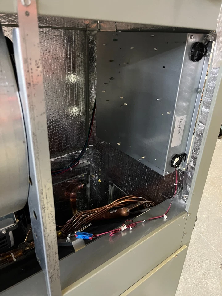 Trane / TWE12043AAAP06L / 208-230V / PH 3 / 10 toneladas / Air Han comercial Foto 3 de 4