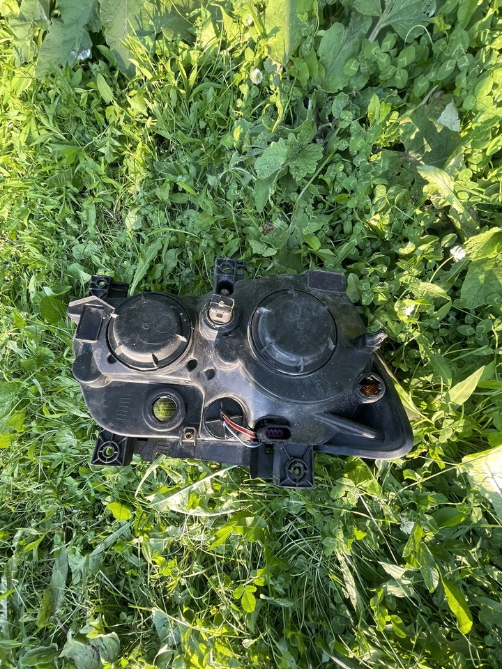 Dodge Charger 2011-2014 lado del pasajero (derecha) conjunto de faros OEM 57010410AE Foto 3 de 3