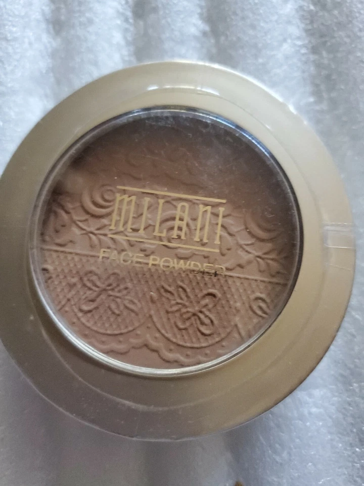 Milani The Multitasker Face Powder ( # 07 DARK TAN ) NEW AND SEALED. - Image 2 of 3