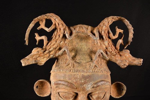 21639 Bronce: Una máscara de casco africana primitiva Bamileke Camerún - Imagen 5 de 11