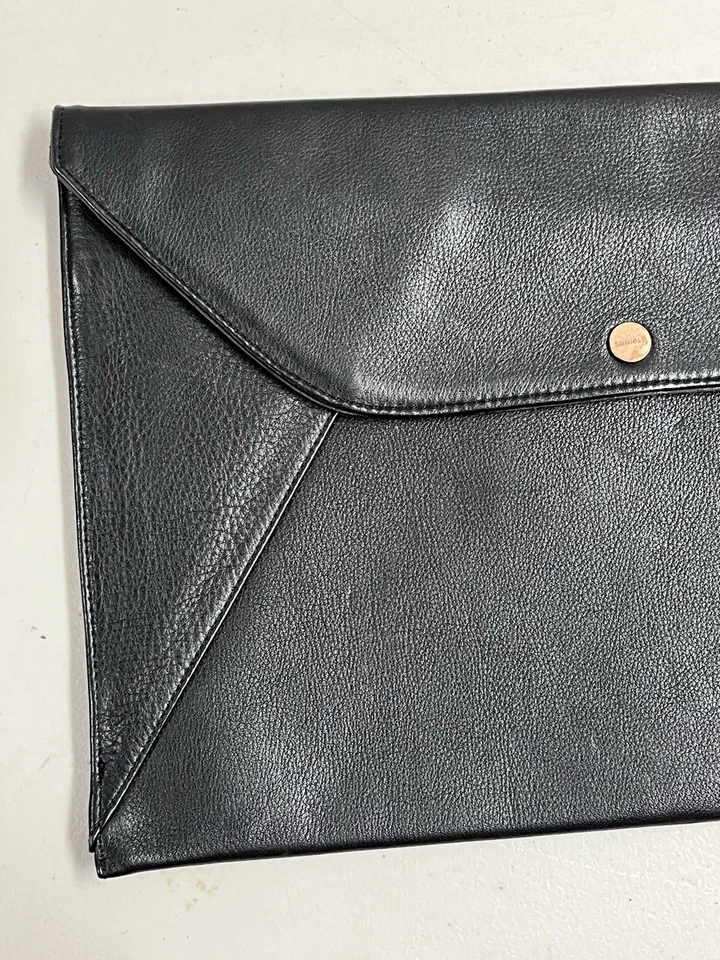 Estuche tipo folio negro de cuero Shinola cierre magnético a presión 9,5" x 14,5 Foto 4 de 4