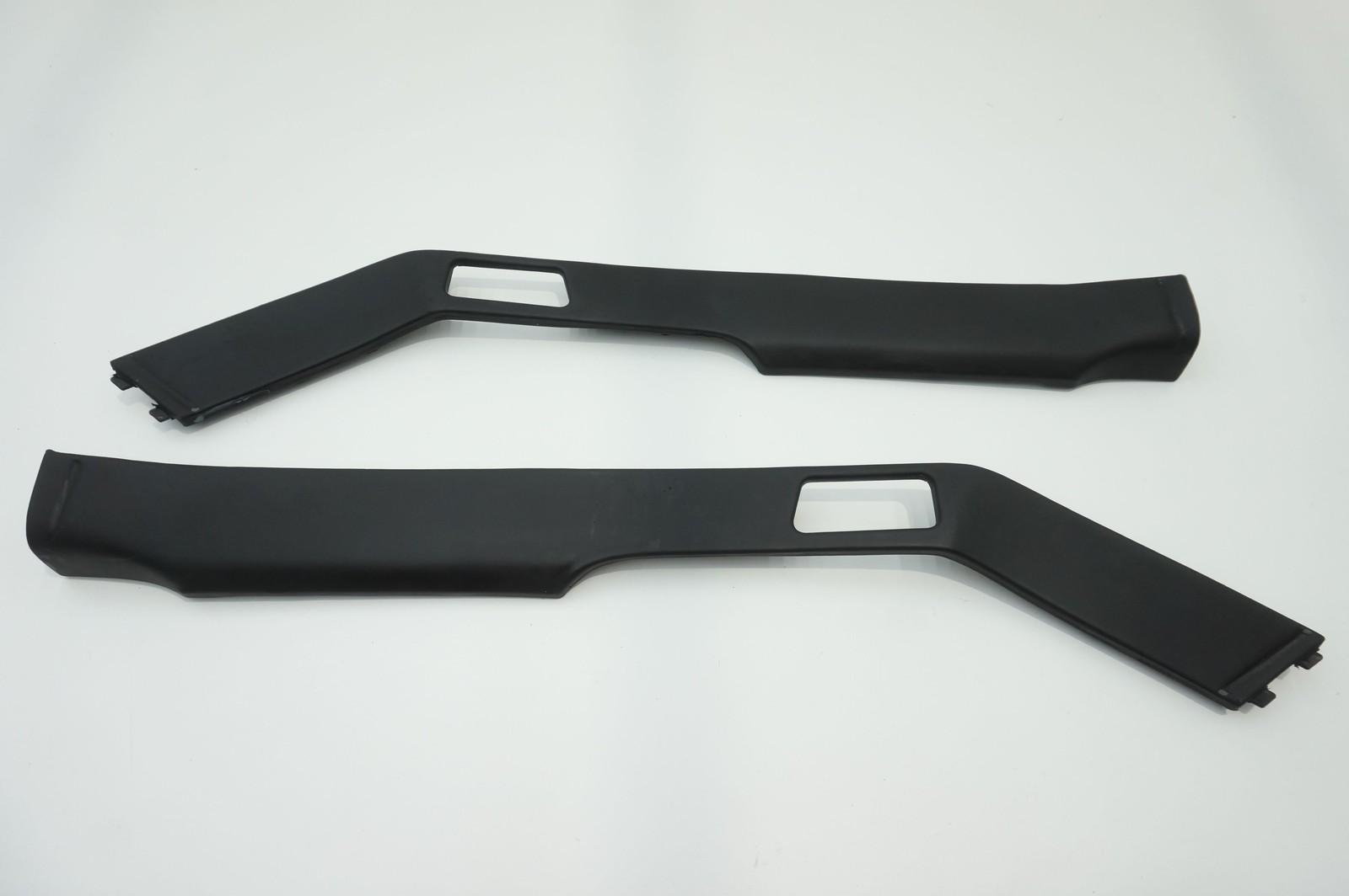 Aston Martin Vanquish 2012-2018 Front Right Upper Trims Set P/N GD3367416AAW