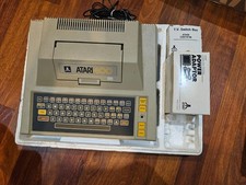 Atari 400 Home Computer System with manual doesn't power up for parts