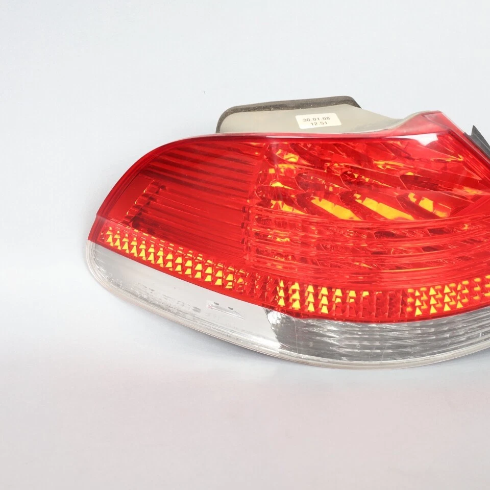 Luz trasera izquierda BMW 750i 760i 2006-2008 63216938515 OEM usada Foto 2 de 4