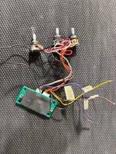 Jackson Spectra JS3 bass - onboard preamp