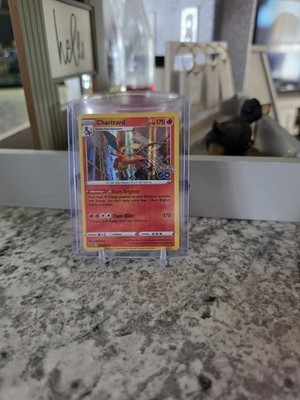 Pokémon Go Charizard Holo Rare TCG 010/078