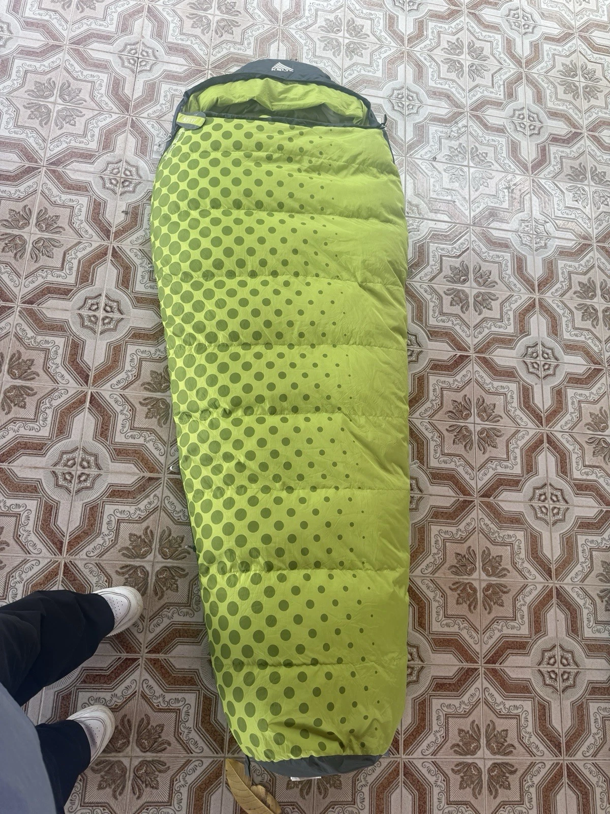 Kelty Cosmic Down 20° Sleeping Bag Short RH Zip 29x72 Ultralight Backpacking