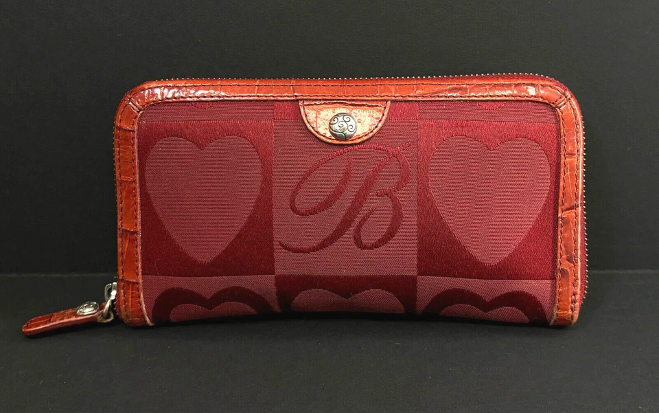 Cartera grande genuina BRIGHTON roja firma lona/corazones con ribete de cuero Foto 4 de 4