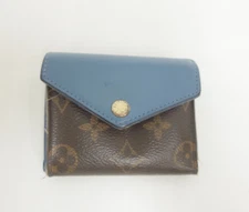 Authentic LOUIS VUITTON Monogram Zoe Compact Wallet #33630